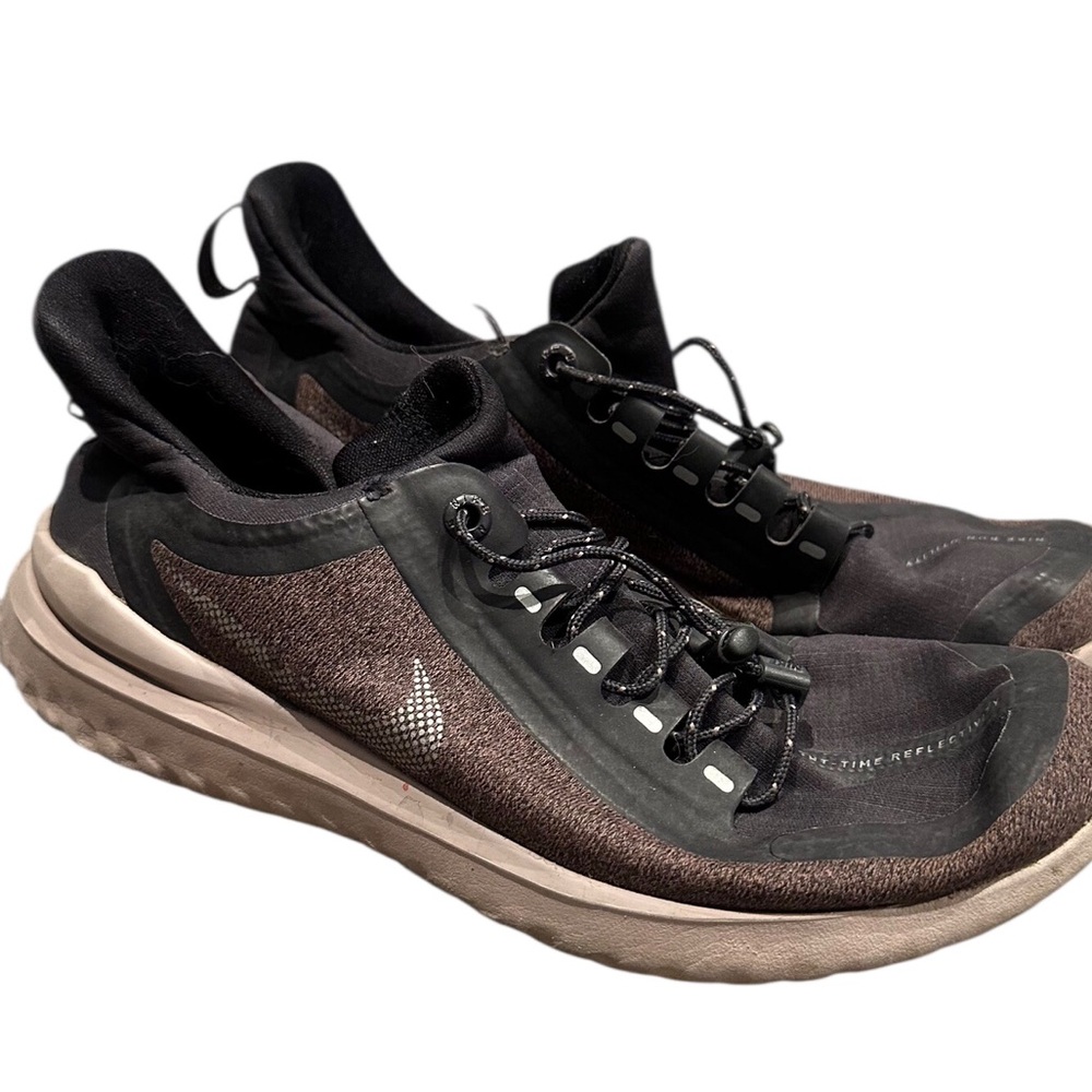 Nike Women’s Nighttime Reflectivity Utility Shield Water Repellent Size 8